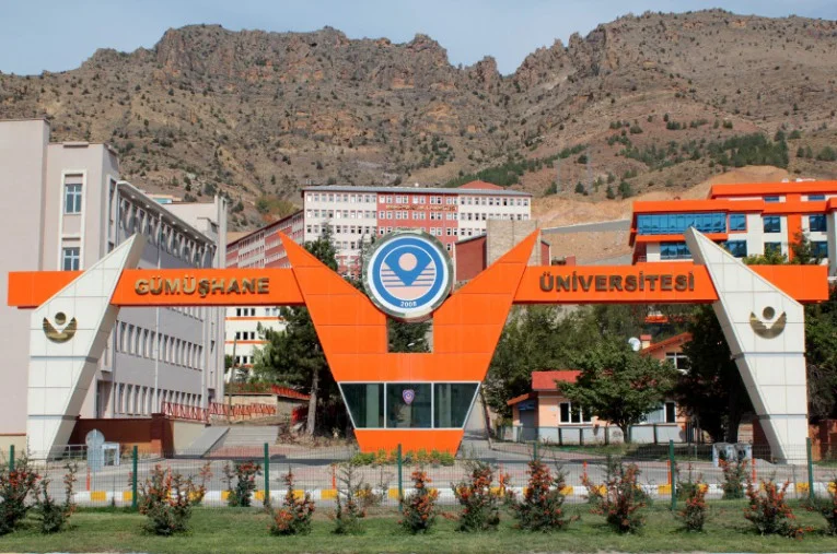 الدراسه في جامعة غومش هانه