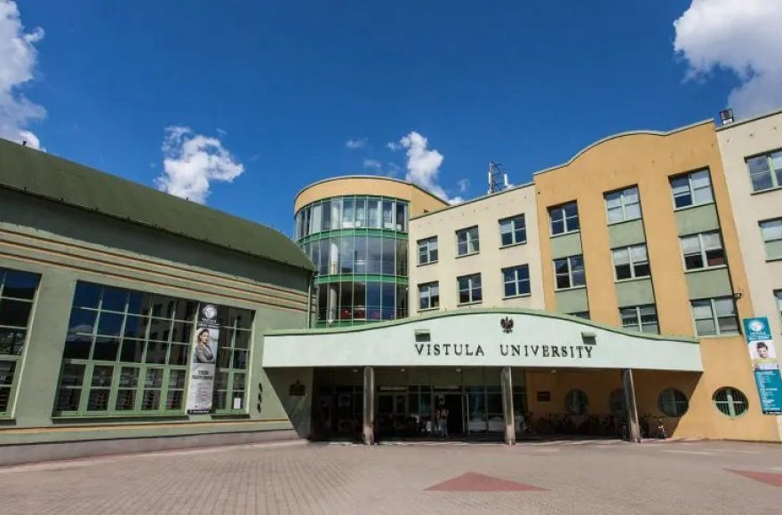 الدراسة في جامعة فيستولا