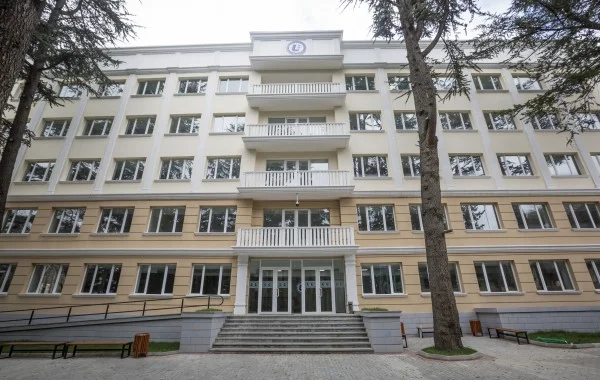 الجامعة الأوروبية (European University)